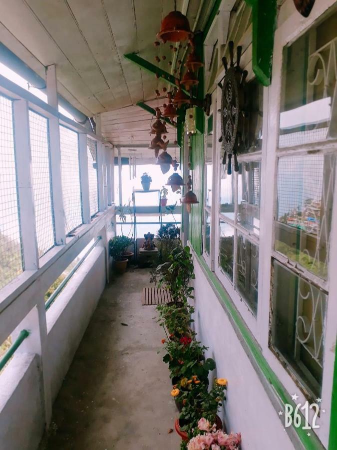 Vamoose Quaint Wood Cottage Darjeeling  Exterior foto
